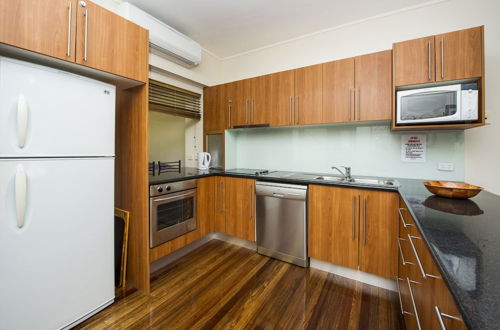 Photo 5 - Picnic Bay Apartments Unit 3