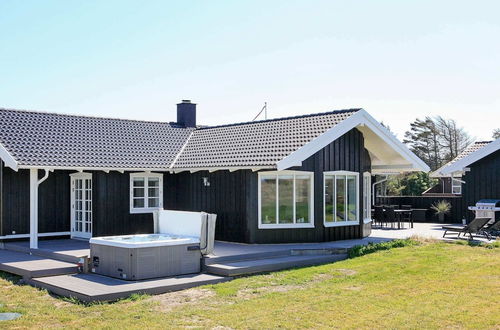 Foto 20 - Picturesque Holiday Home in Saltum near Sea