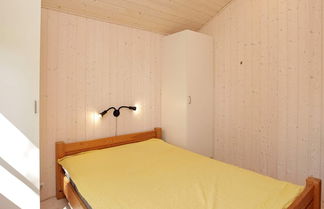 Foto 1 - 5 Person Holiday Home in Vaeggerlose