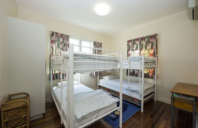 Picnic Bay Apartments Unit 4 - Photo 2