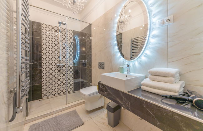 Music Academy Bedroom Suite Café Vian Apartman Kft - Foto 10