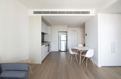 Photo 9 - Modern Apartment in Darling Harbour