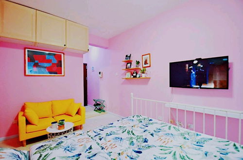 Photo 1 - Avatar Fireworks Queen Bed Studio in Center Futian