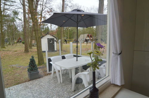 Photo 12 - Serene Holiday Home in Limburg Amid a Forest