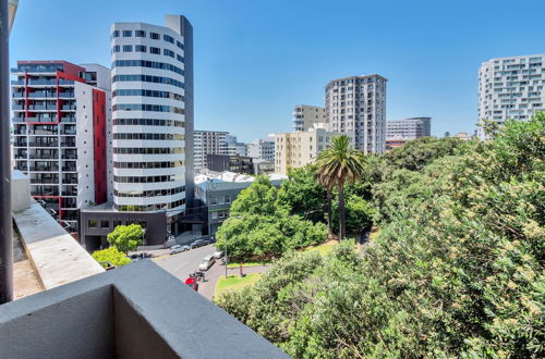 Photo 34 - Central 3 bed, loft apartment in the CBD w Parking