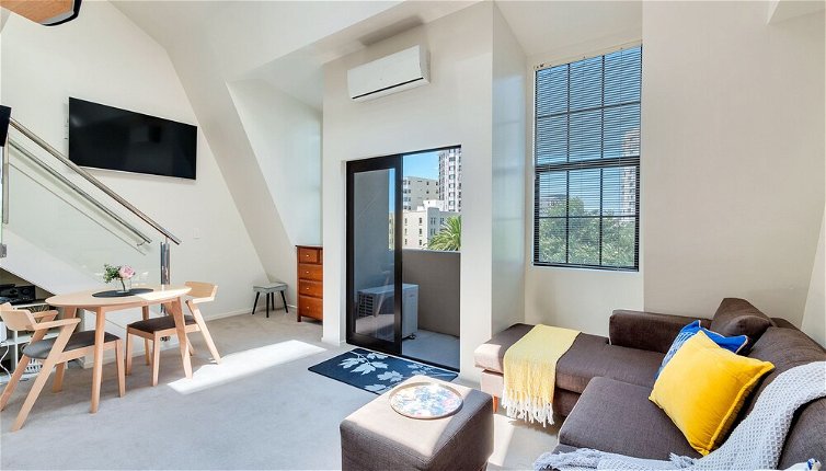 Foto 1 - Central 3 bed, loft apartment in the CBD w Parking