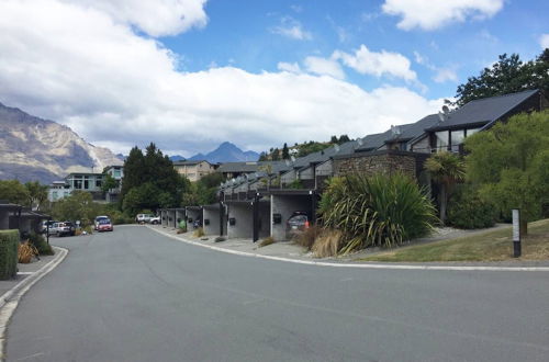 Photo 36 - Spacious Lake View Alpine Townhouse Walk TO Town