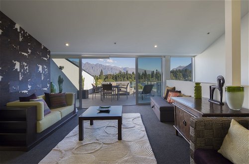 Photo 14 - Shotover Penthouse & Spa by Staysouth