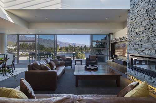 Photo 28 - Shotover Penthouse by Staysouth