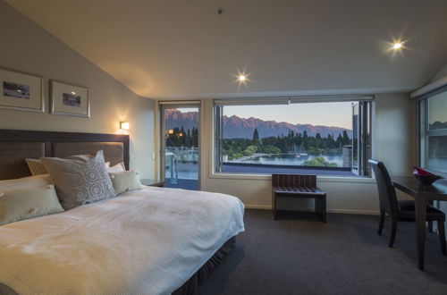 Photo 7 - Shotover Penthouse by Staysouth