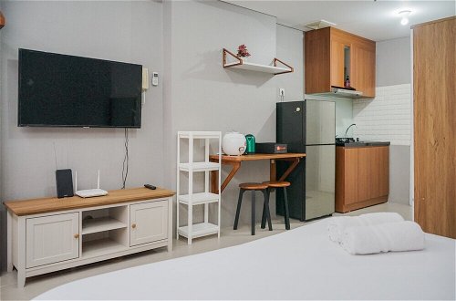 Foto 16 - Minimalist and Warm Studio Apartment at Bintaro Plaza Residence