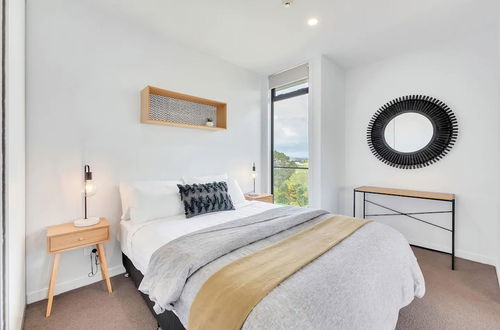 Photo 2 - Takapuna Contemporary 2BR with Carpark