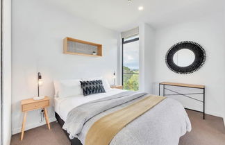 Photo 2 - Takapuna Contemporary 2BR with Carpark