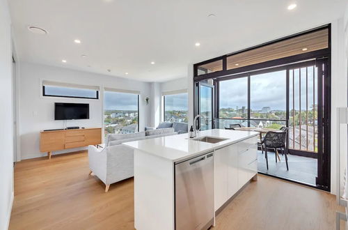 Photo 1 - Takapuna Contemporary 2BR with Carpark