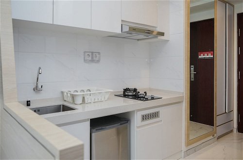 Foto 5 - Comfortable And Simply Studio At Sky House Bsd Apartment