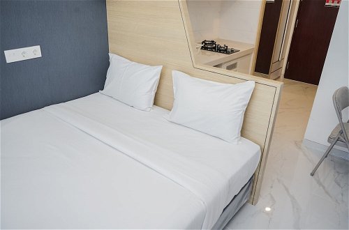 Foto 3 - Comfortable And Simply Studio At Sky House Bsd Apartment