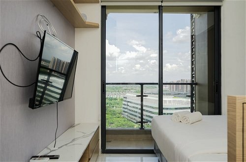 Photo 12 - Comfortable And Simply Studio At Sky House Bsd Apartment