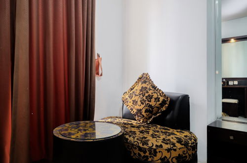 Photo 12 - Comfort Living Studio Apartment At Mangga Dua Residence
