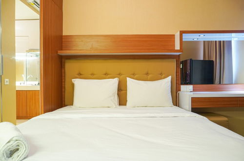 Photo 5 - Comfortable Studio Room At Signature Park Grande Apartment