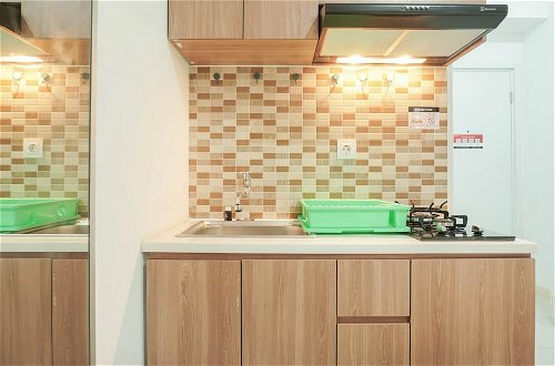 Photo 3 - Lovely and Strategic Studio at Green Pramuka Apartment