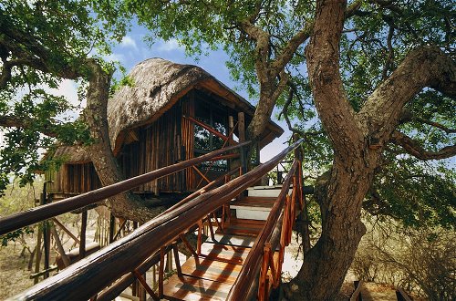 Photo 30 - Pezulu Tree House Lodge