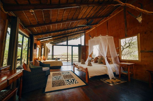 Photo 18 - Pezulu Tree House Lodge