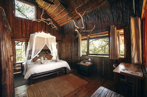 Photo 12 - Pezulu Tree House Lodge