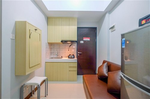 Photo 10 - Nice And Elegant 1Br At Royal Heights Apartment