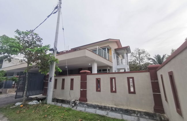 OYO Homes 90524 Dj Pegaso Serom Homestay - Foto 9