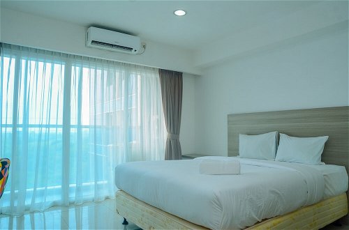 Photo 4 - Best Price Studio at Tamansari The Hive Apartment