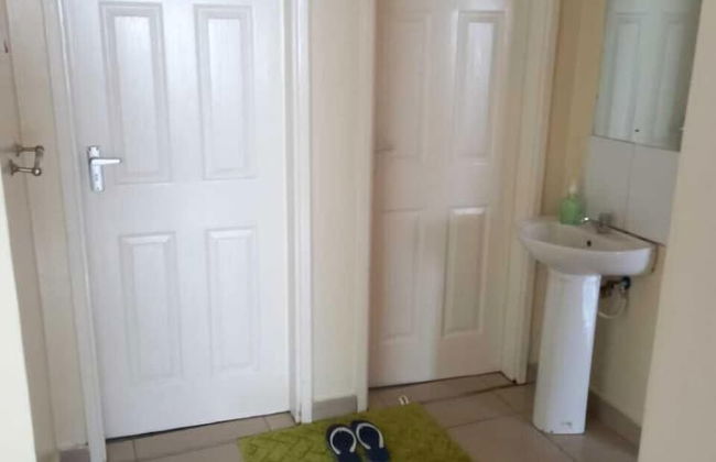 Lilly's Furnished Apartments - Photo 35