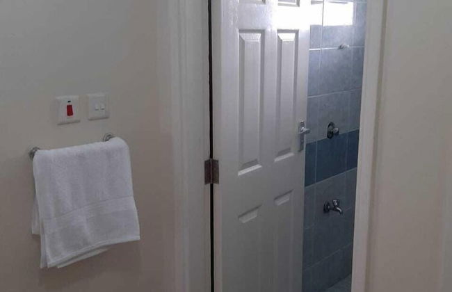 Lilly's Furnished Apartments - Photo 32