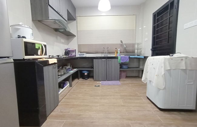 OYO 90203 Emma Sukma Homestay - Photo 12