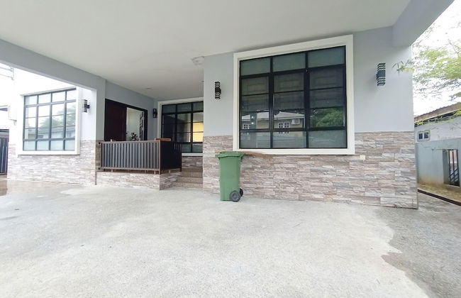 OYO 90203 Emma Sukma Homestay - Photo 17