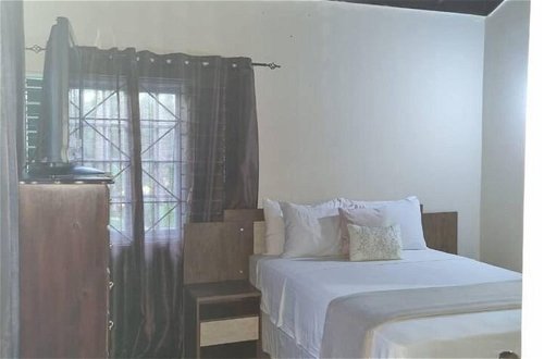 Photo 2 - Stunning 3-bedroom House in Ocho Rios Upton