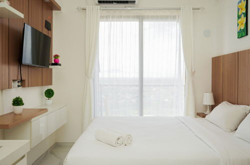 Photo 13 - Well Appointed and Homey Studio at Sky House BSD Apartment
