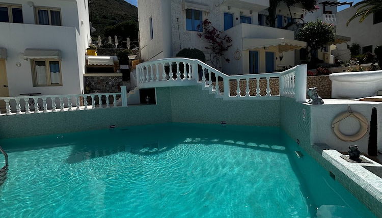 Photo 1 - Entire Villa Full View 3 Bedrooms 3 Bathrooms 3 Kitchens