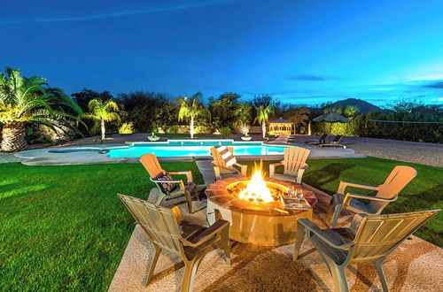 Photo 12 - Paradise Valley by Avantstay Expansive Oasis w/ Putting Green, Pool & Mtn Views