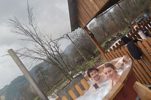 Foto 66 - Jacuzzi Hottube Retreat for 4 or 6 People in Mountain Paradise