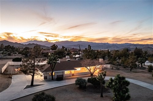 Photo 33 - Mojave Moon by Avantstay Modern & Bright JT Home in Great Location w/ Pool & Hot Tub