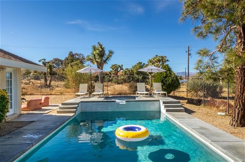 Photo 16 - Mojave Moon by Avantstay Modern & Bright JT Home in Great Location w/ Pool & Hot Tub