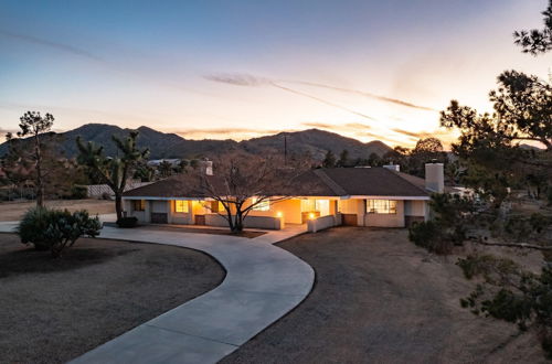 Photo 4 - Mojave Moon by Avantstay Modern & Bright JT Home in Great Location w/ Pool & Hot Tub