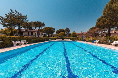 Photo 7 - Beautiful Terraced House With Pool and Garden