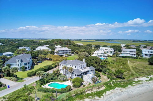 Photo 5 - Haven by Avantstay Luxury Beachfront Home w/ Pool & Gorgeous Patios