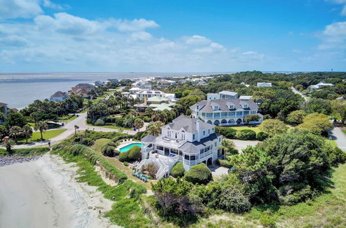 Photo 16 - Haven by Avantstay Luxury Beachfront Home w/ Pool & Gorgeous Patios