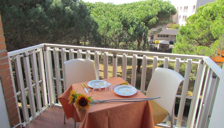 Photo 1 - Bright sea Front Apartment With Balcony