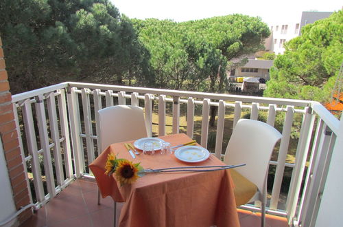 Photo 1 - Bright sea Front Apartment With Balcony