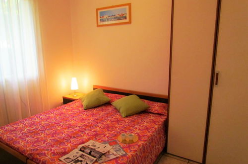 Foto 4 - Comfortable Villa Close to the Beach