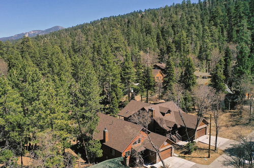 Photo 34 - Teddy by Avantstay Majestic Cabin in Big Bear w/ Balcony