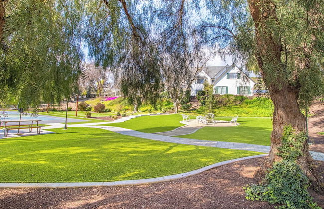 The Riesling Retreat by Avantstay Estate w/ Pool, Hottub, Putting Green & Pickle Ball Court! - Photo 25